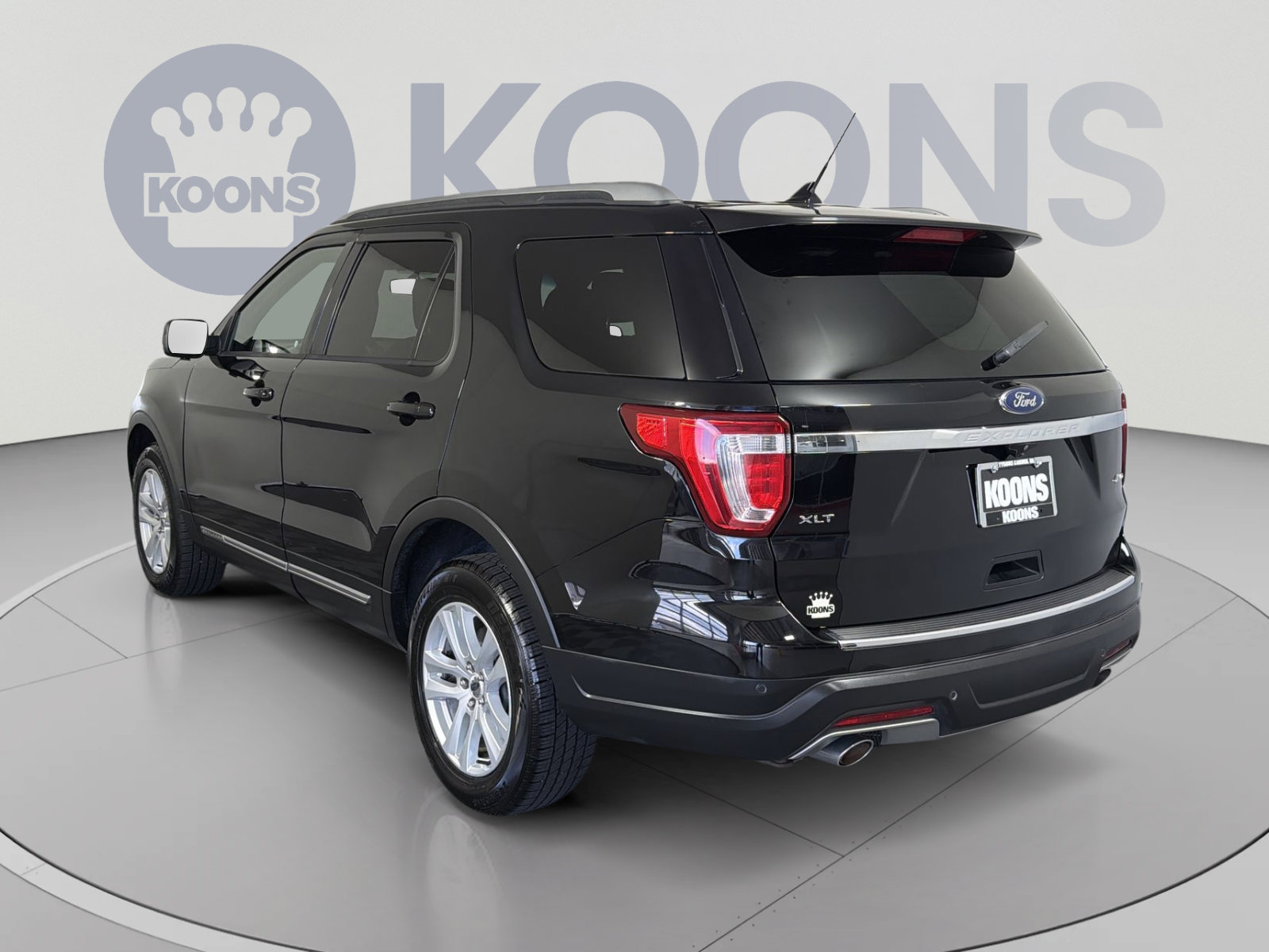 Used 2018 Ford Explorer XLT w/ Equipment Group 201A AWD/4WD image 4