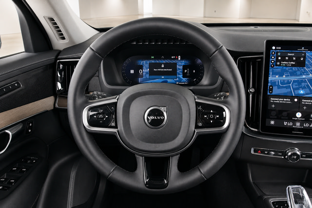 Used 2025 Volvo XC90 B6 Plus w/ Protection Package Premier AWD/4WD image 9