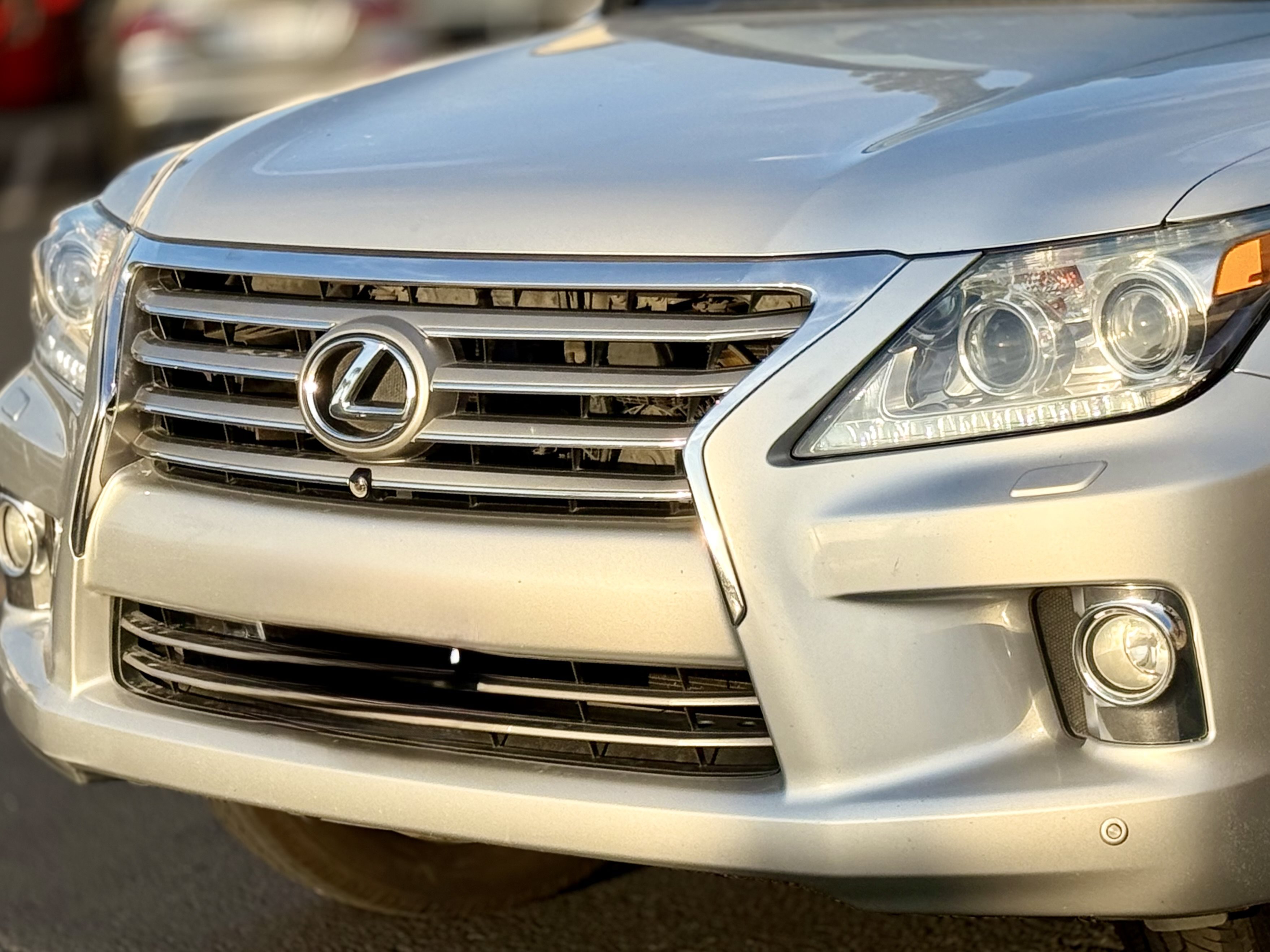 Used 2013 Lexus LX 570 4WD w/ Luxury Pkg image 9