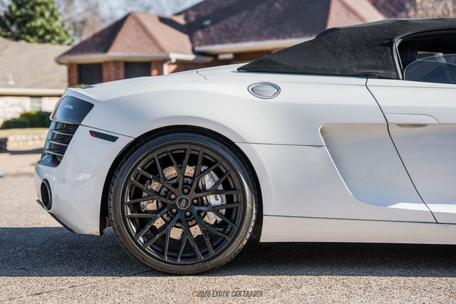 Used 2015 Audi R8 V8 w/ Full Leather Package image 74