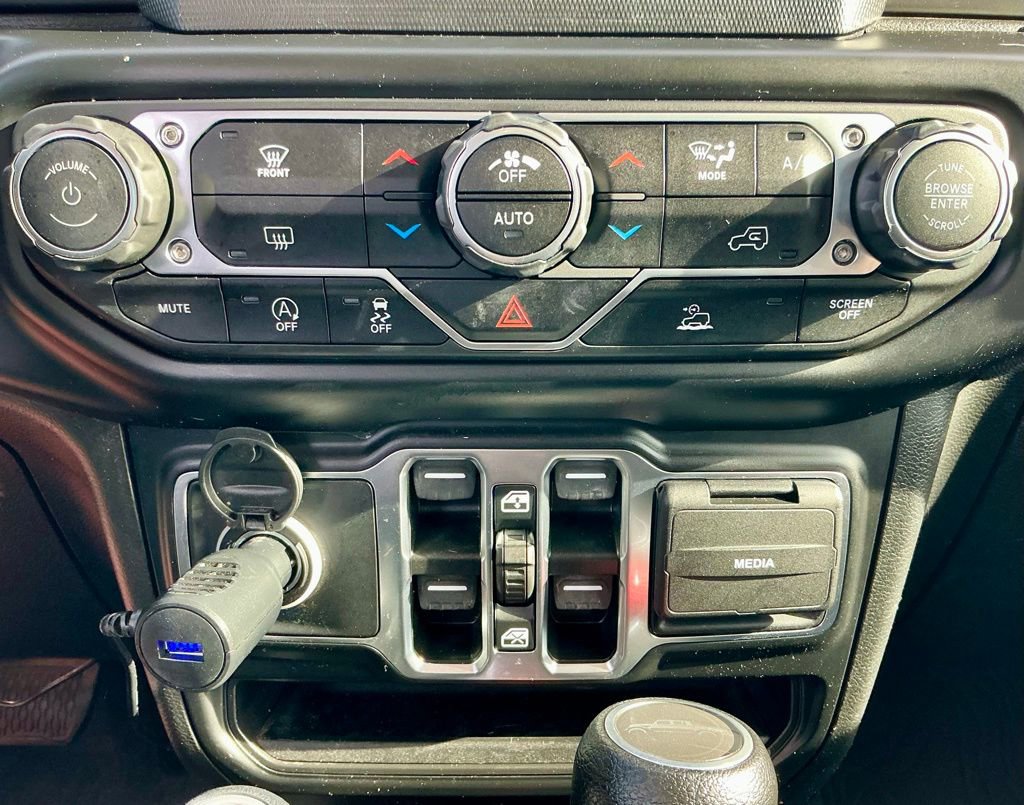 Used 2022 Jeep Gladiator Willys image 34