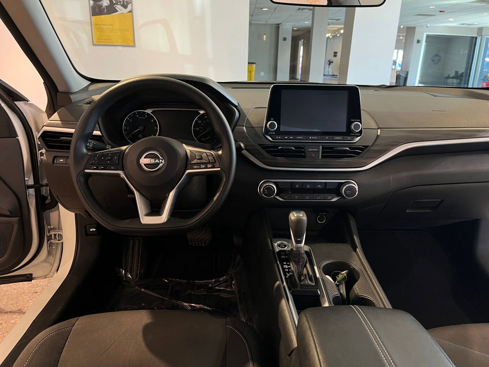 Used 2025 Nissan Altima 2.5 SV image 34