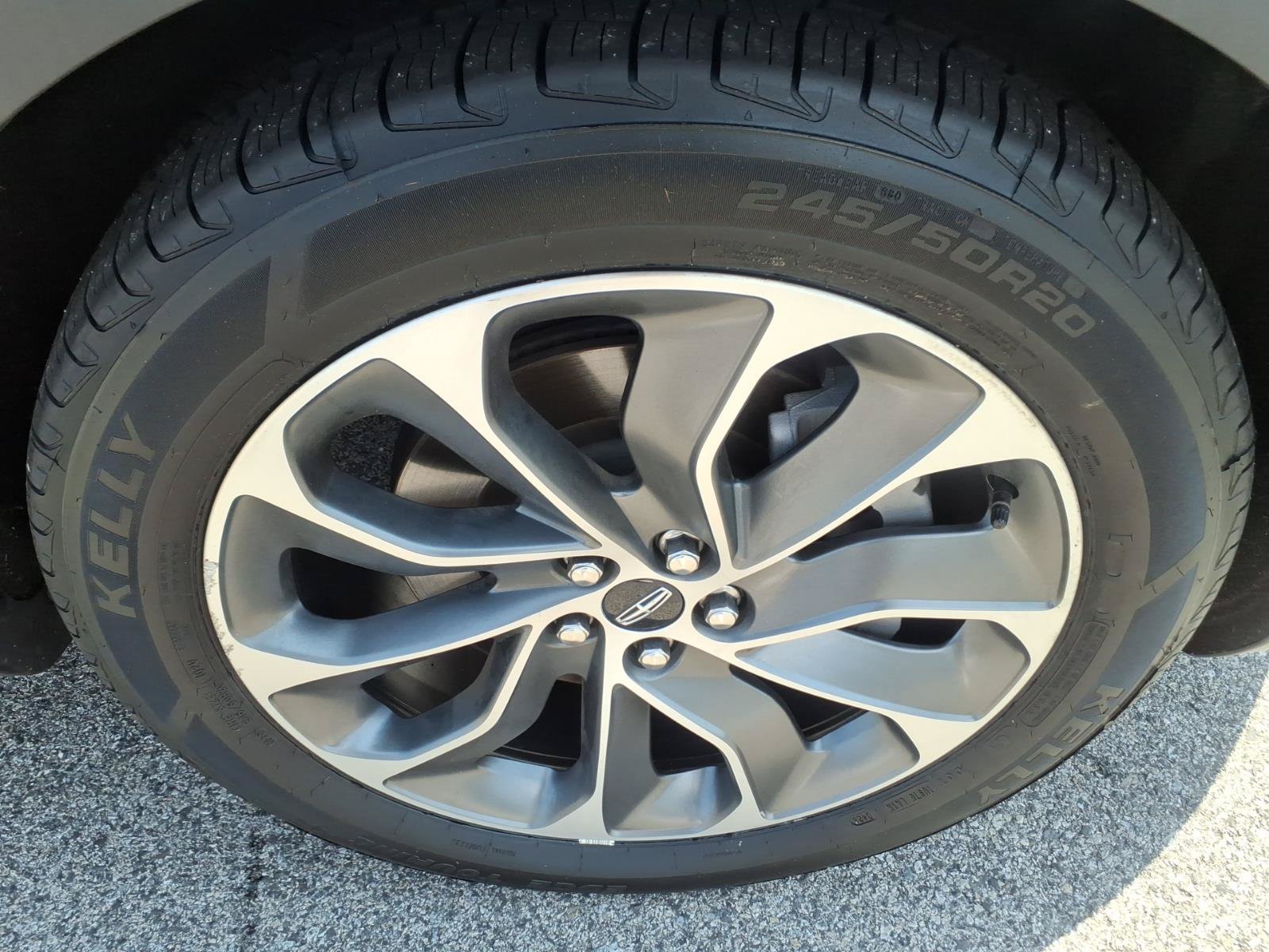 Certified 2022 Lincoln Nautilus Reserve AWD/4WD image 8