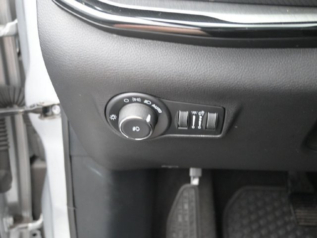 Used 2024 Jeep Compass Trailhawk w/ Sun and Sound Group AWD/4WD image 33
