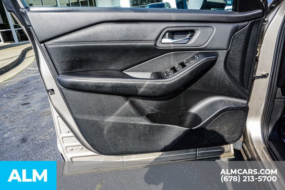Used 2024 Nissan Rogue SL AWD/4WD image 48