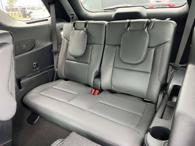New 2027 Ford Explorer Active w/ Active Comfort Package RWD image 10