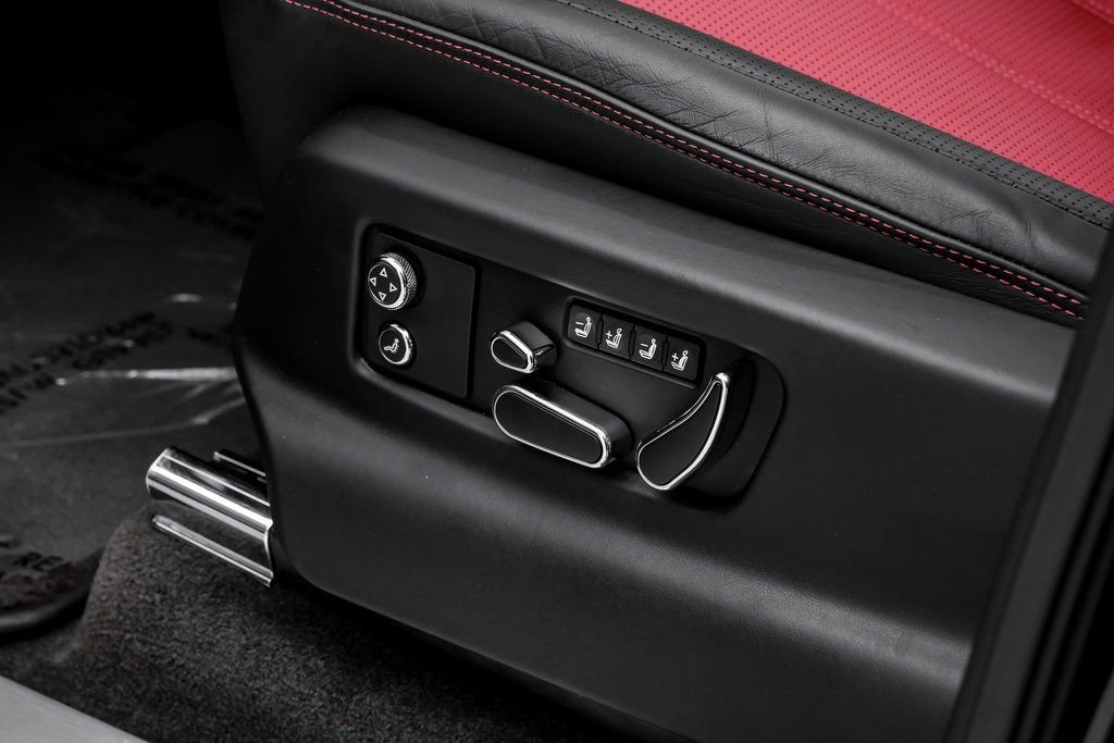 Used 2023 Bentley Bentayga image 35