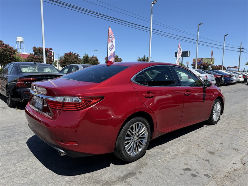 Used 2015 Lexus ES 350 w/ Premium Package FWD image 6