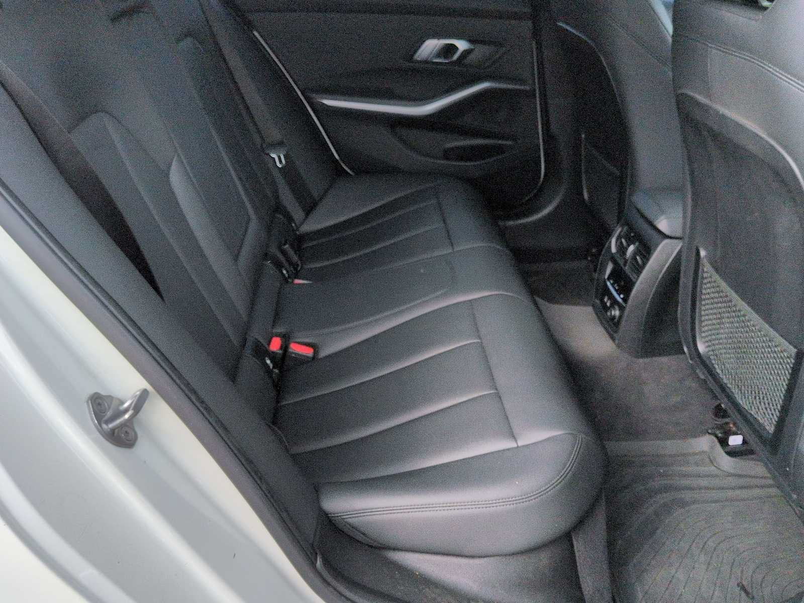 Used 2019 BMW 330i Sedan w/ Convenience Package RWD image 22