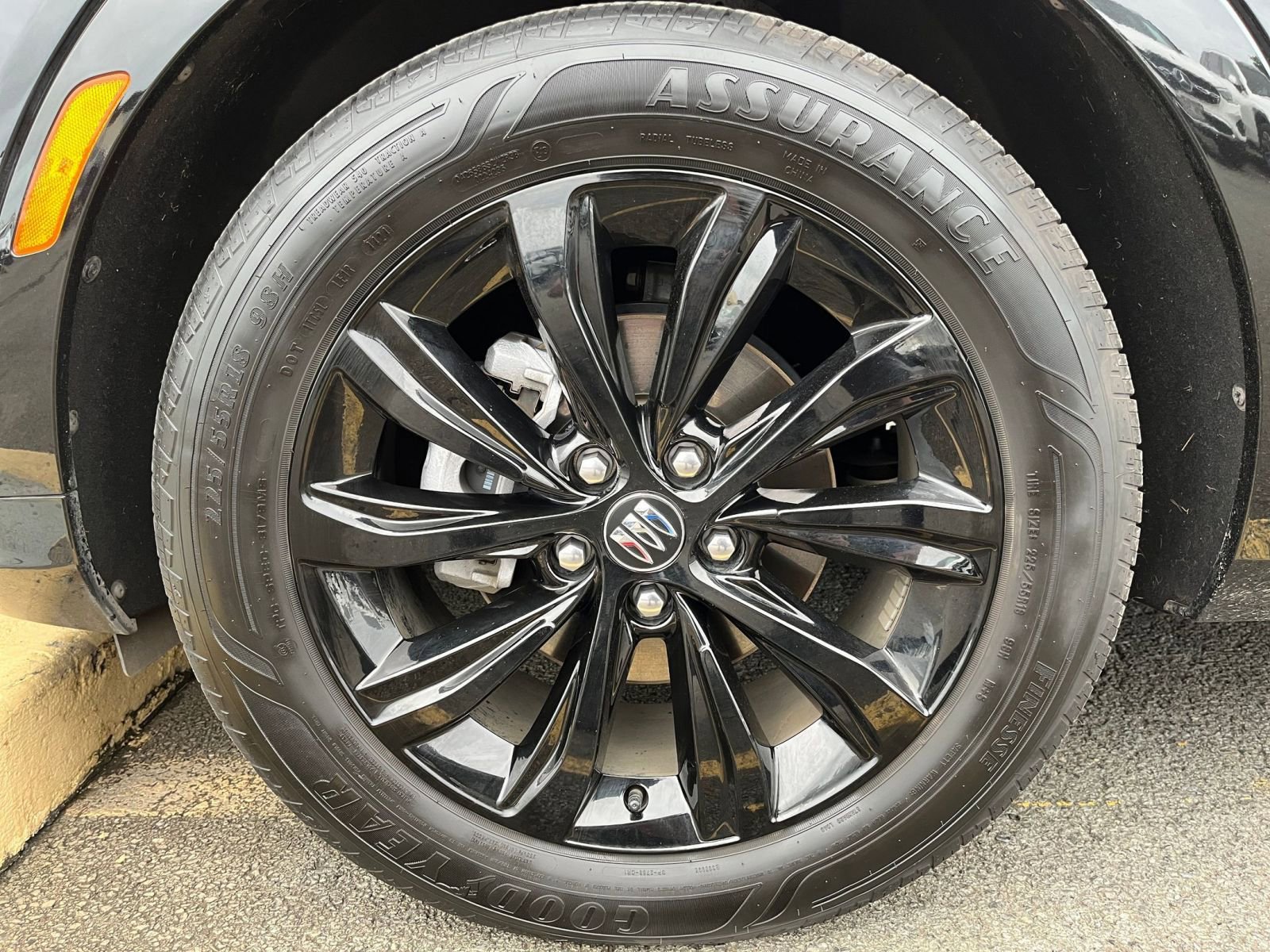 Used 2025 Buick Envista Sport Touring image 29