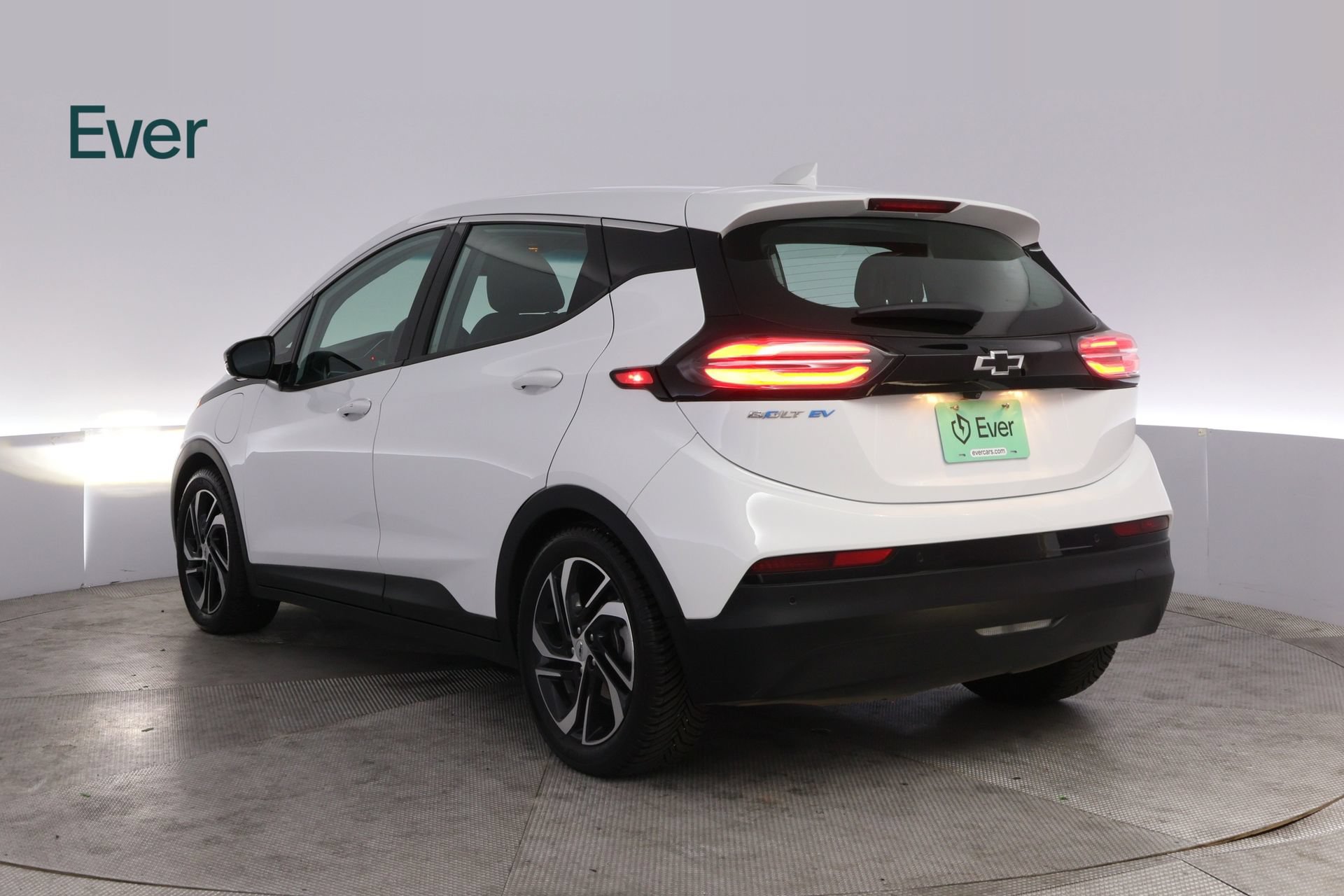 Used 2023 Chevrolet Bolt LT w/ Infotainment Package FWD image 17
