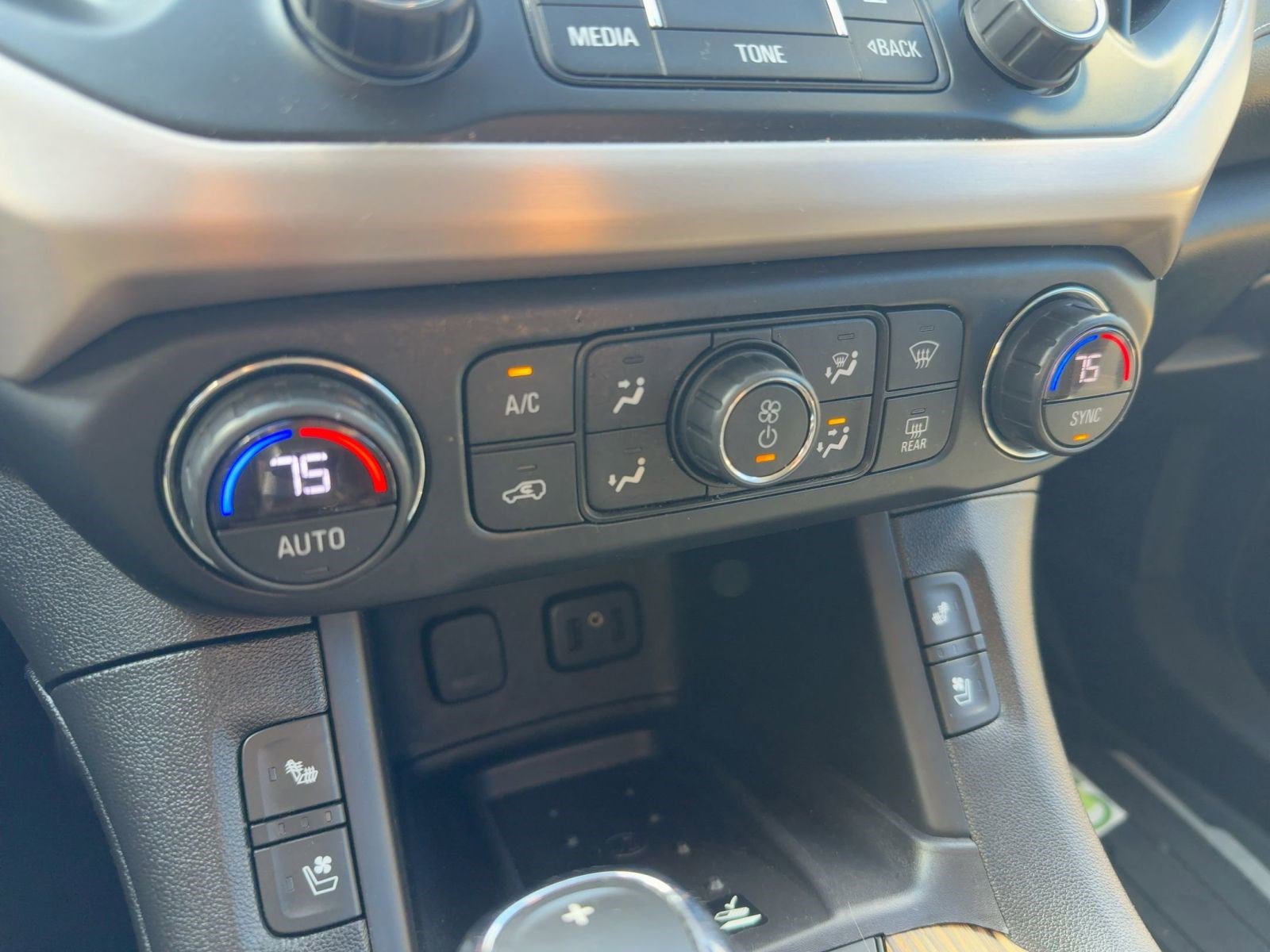 Used 2019 GMC Acadia Denali w/ Technology Package image 16