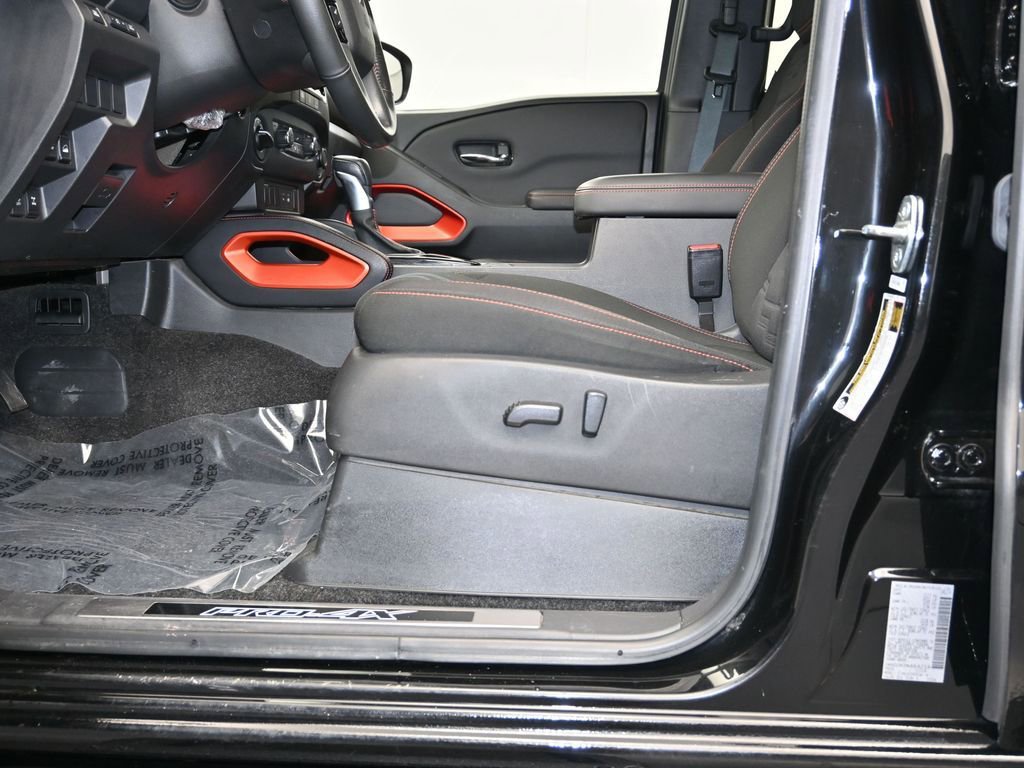 Used 2023 Nissan Frontier PRO-4X w/ Tow Package AWD/4WD image 21