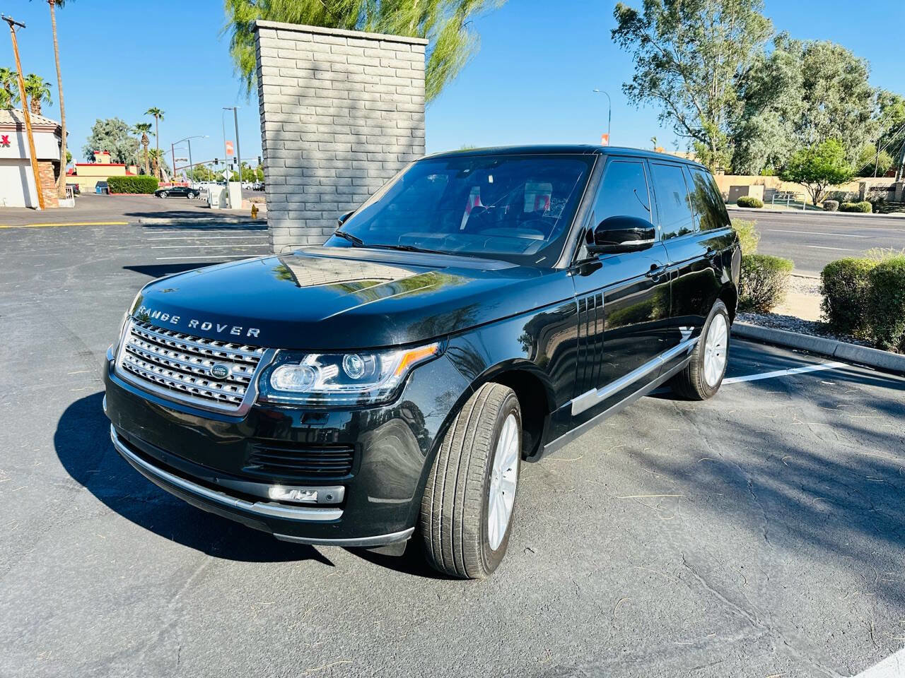 Used 2016 Land Rover Range Rover HSE image 3