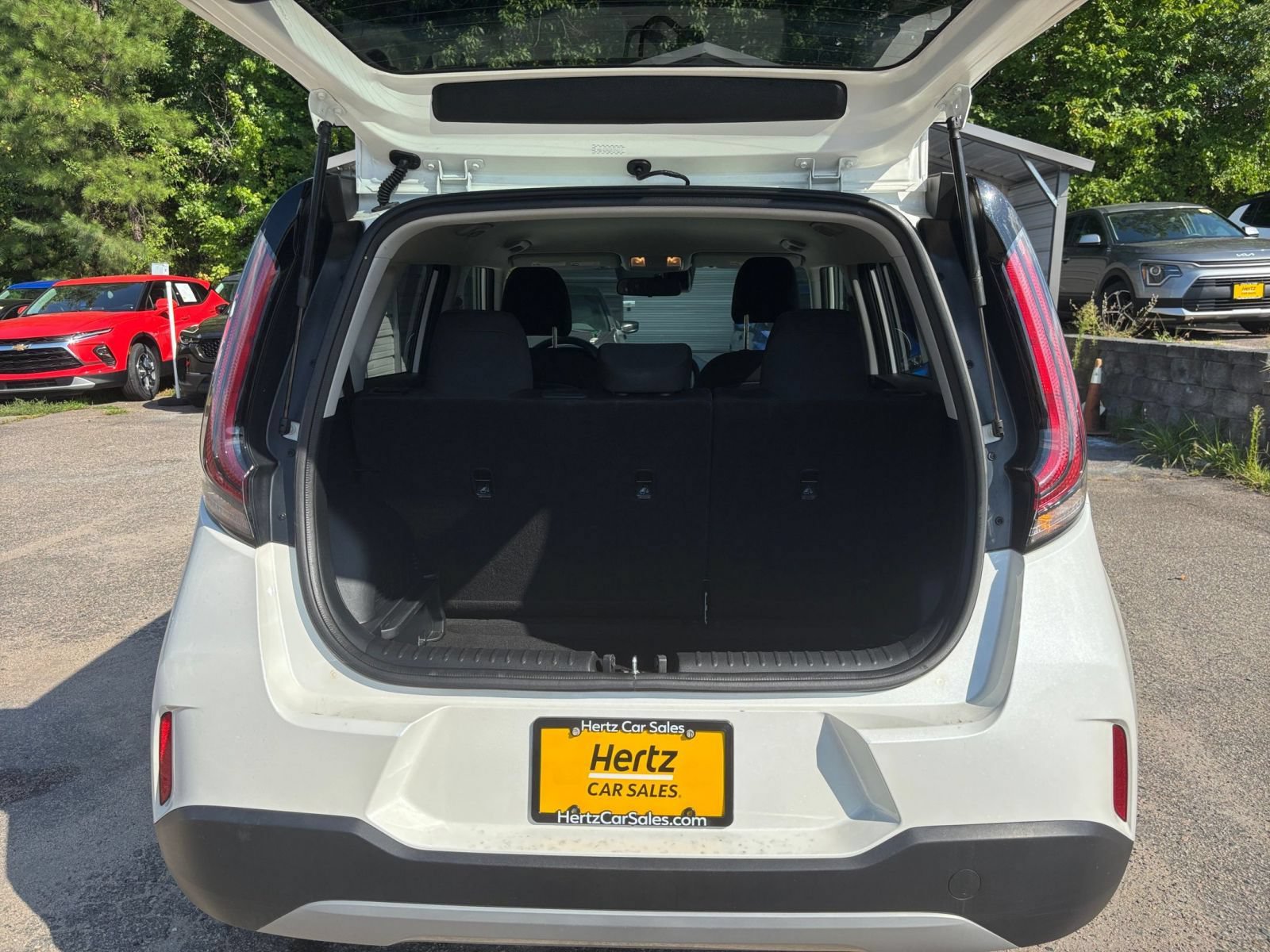 Used 2025 Kia Soul LX w/ LX Technology Package FWD image 28