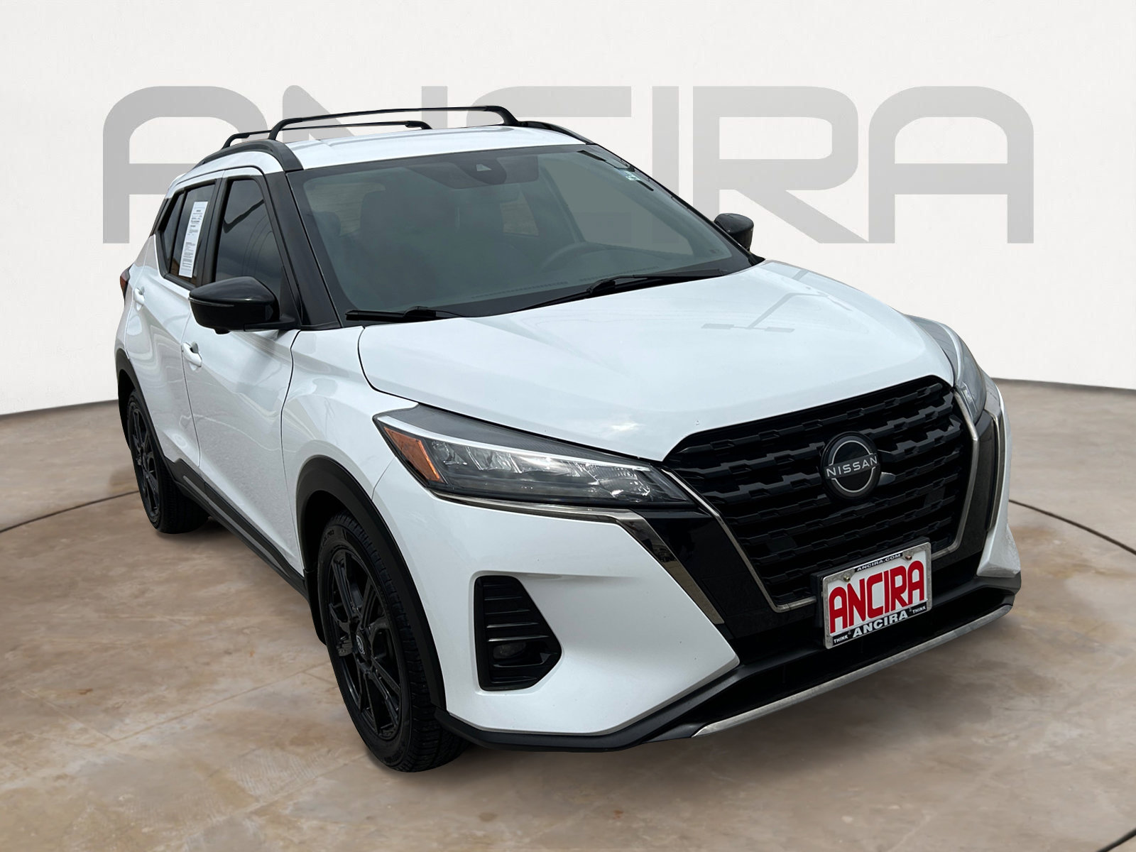 Used 2024 Nissan Kicks SR w/ SR Premium Package FWD image 4