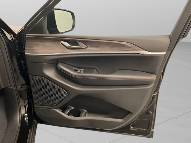 New 2026 Jeep Grand Cherokee L Limited AWD/4WD image 27