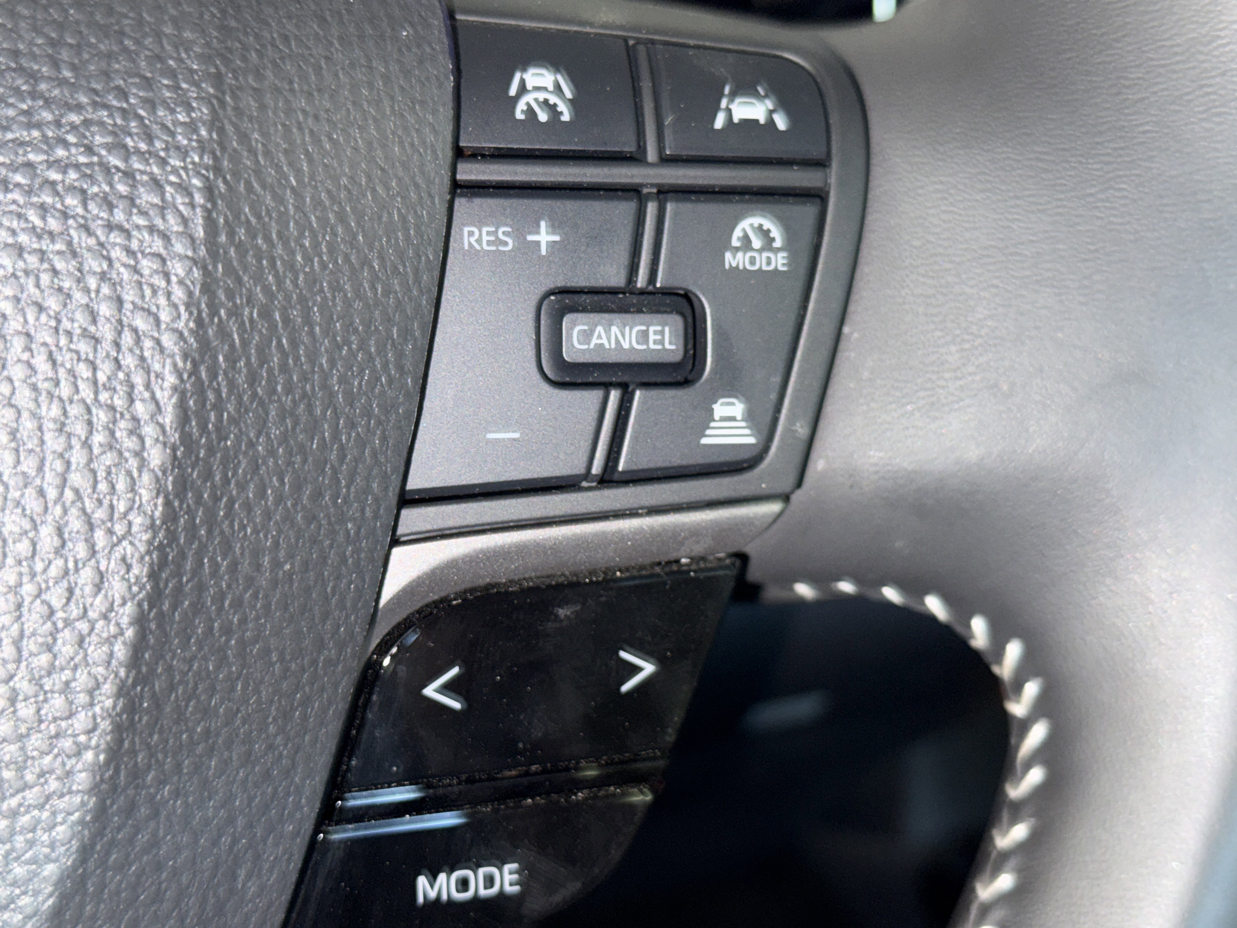 Used 2025 Toyota Camry SE w/ Multimedia Upgrade Package FWD image 19