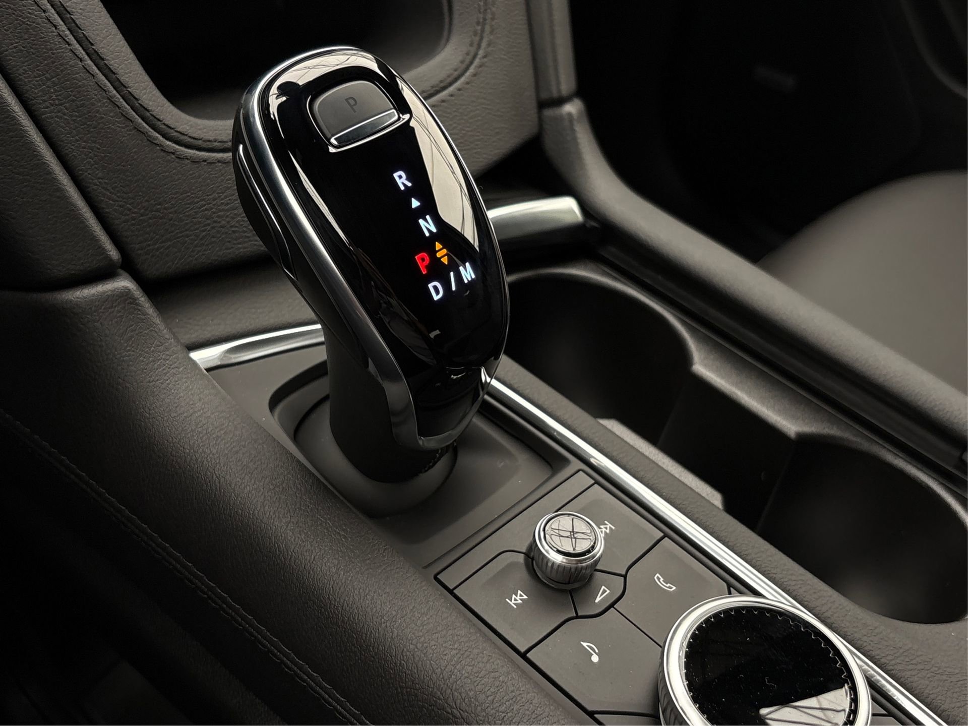 New 2025 Cadillac XT5 Luxury image 19