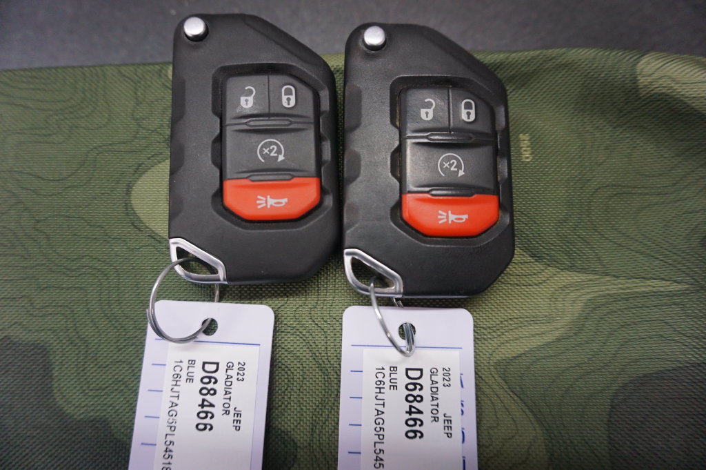 Used 2023 Jeep Gladiator Sport AWD/4WD image 18