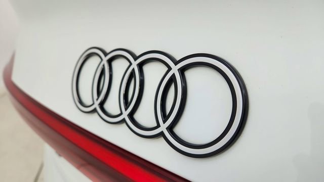 Used 2024 Audi Q8 e-tron Premium Plus w/ Premium Plus Package image 16