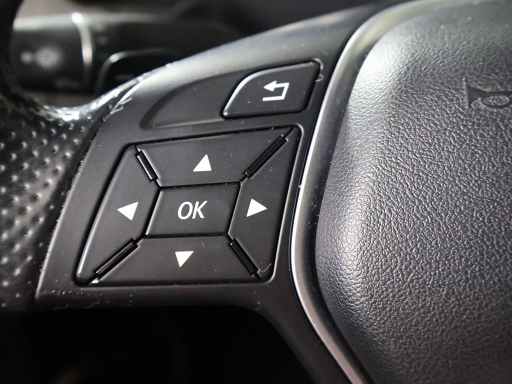 Used 2015 Mercedes-Benz E 400 4MATIC Sedan w/ Lighting Package image 39