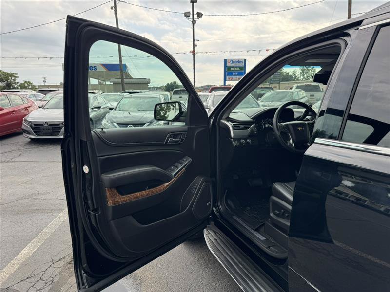 Used 2017 Chevrolet Suburban Premier AWD/4WD image 23