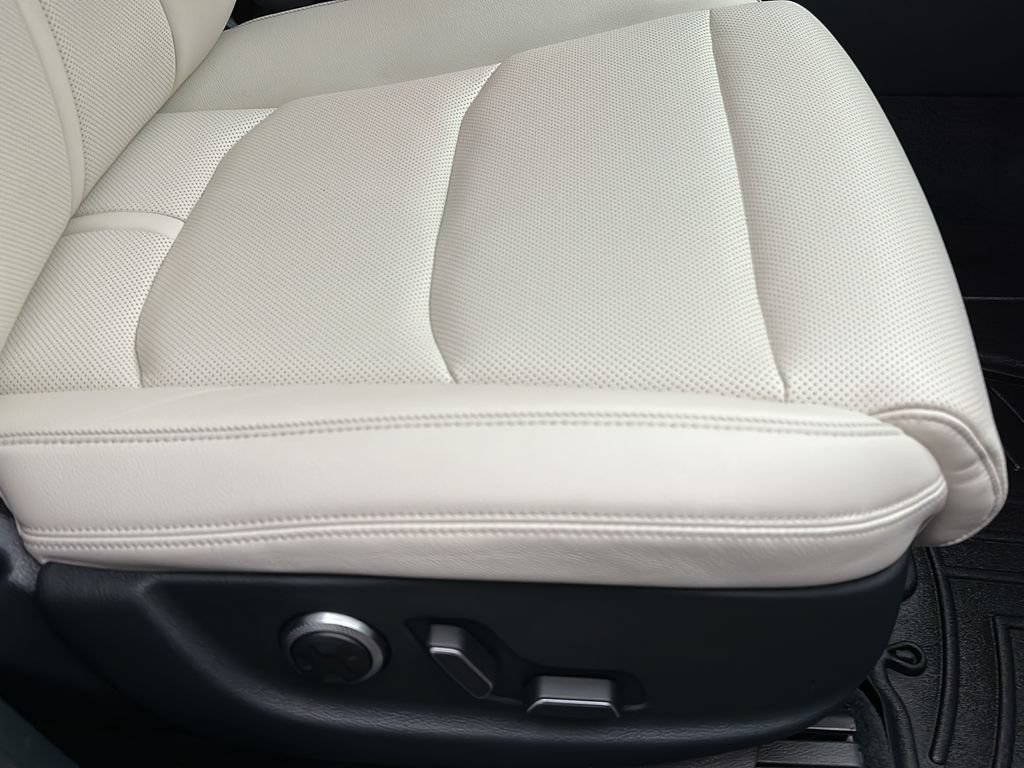 Certified 2025 Genesis Electrified GV70 AWD/4WD image 18