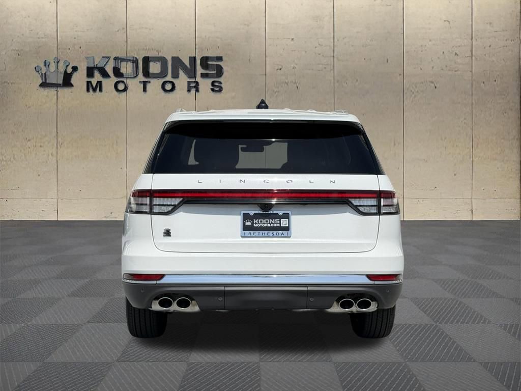 New 2026 Lincoln Aviator AWD image 4