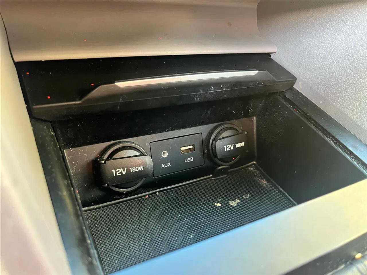 Used 2017 Hyundai Elantra SE image 16