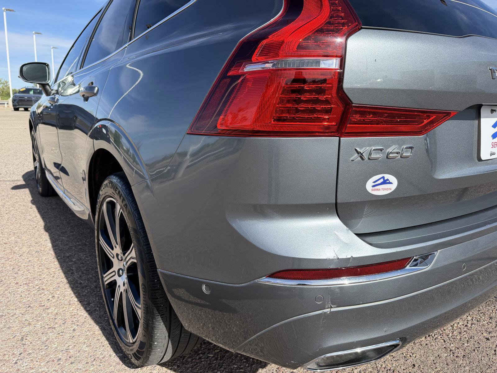 Used 2018 Volvo XC60 T6 Inscription w/ Luxury Seat Package image 12