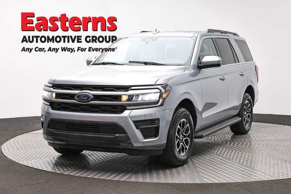 Used 2024 Ford Expedition XLT image 1