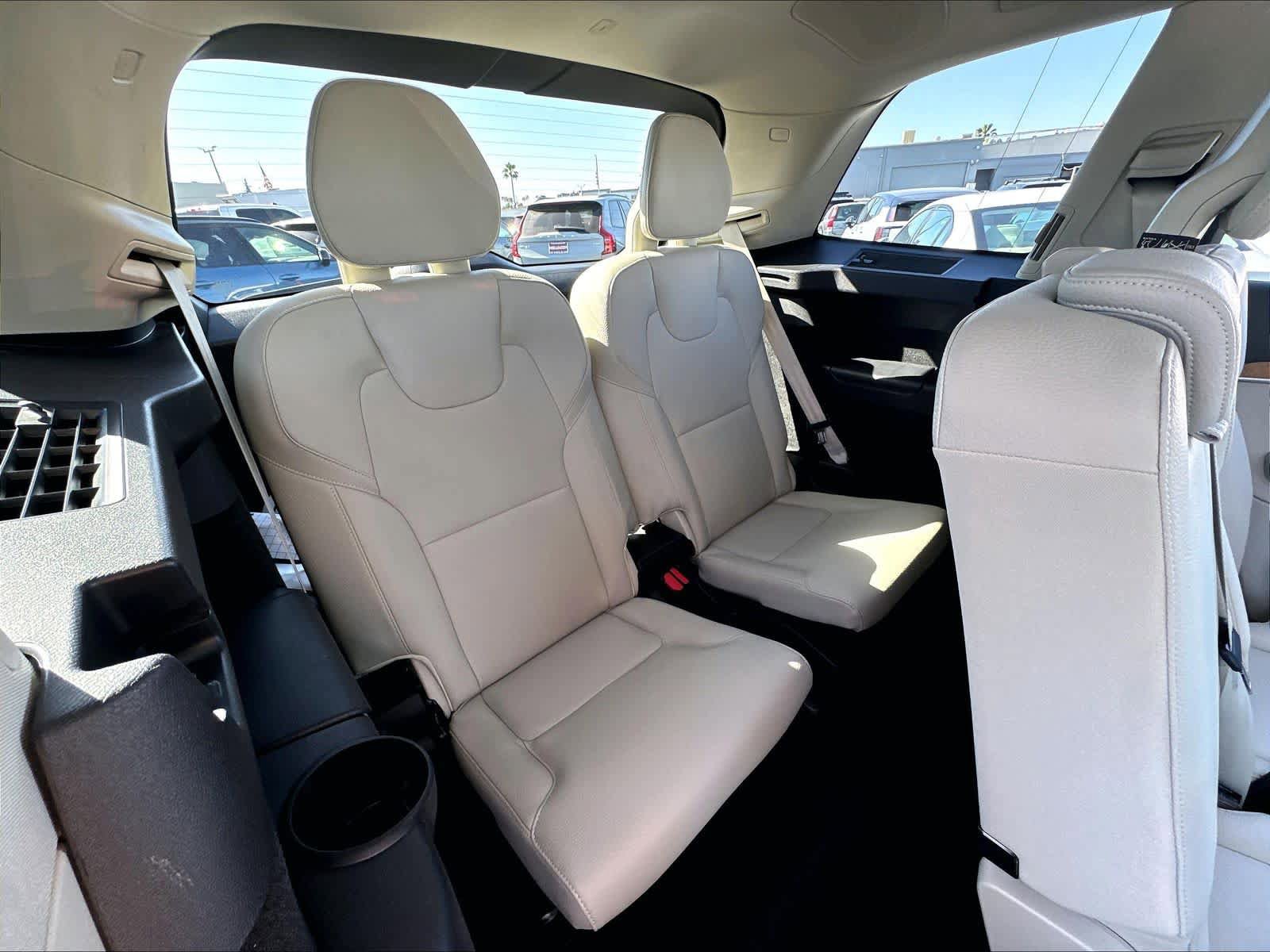 Used 2022 Volvo XC90 T8 Inscription Expression w/ Advanced Package AWD/4WD image 31