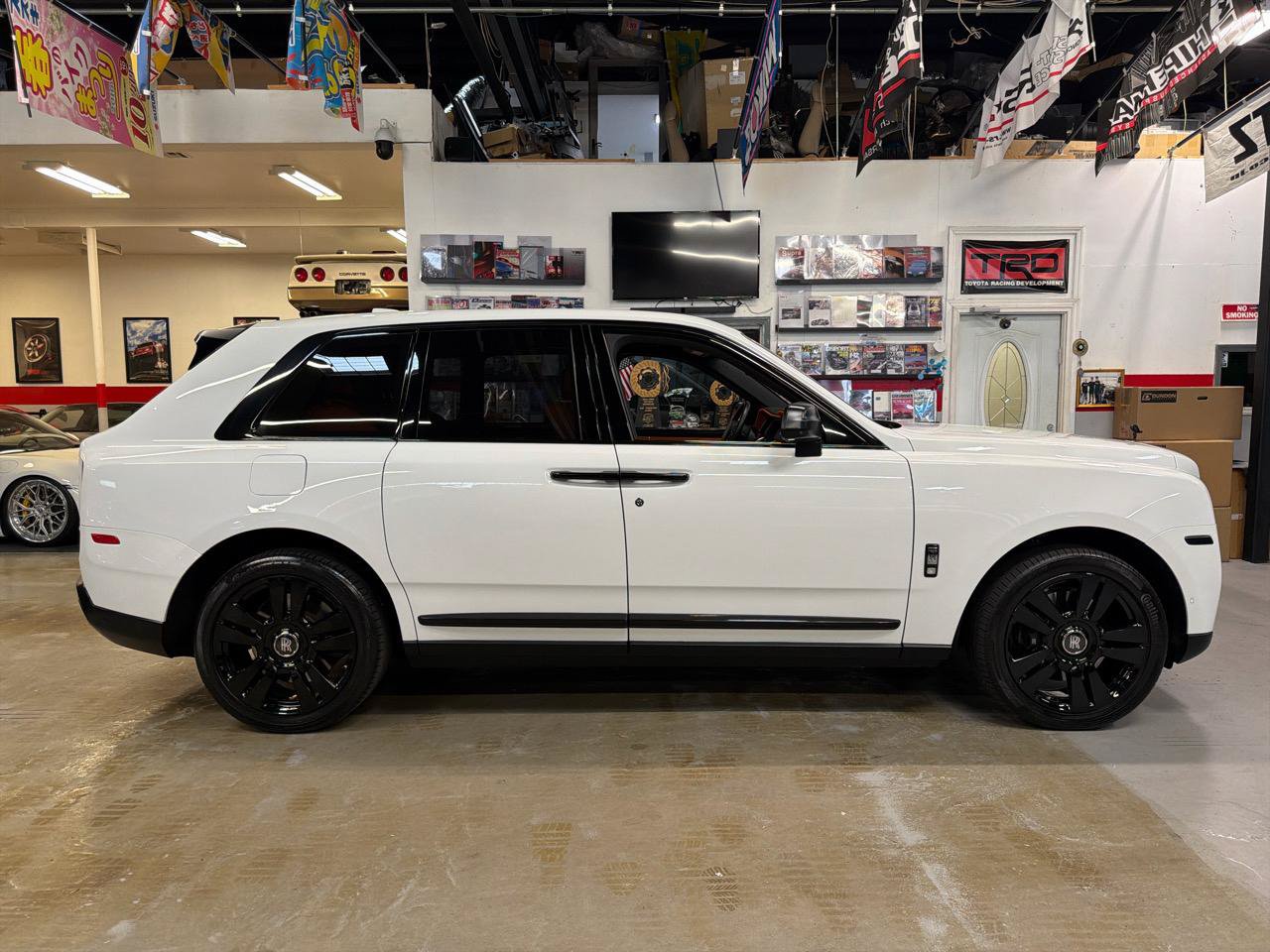 Used 2023 Rolls-Royce Cullinan AWD/4WD image 4