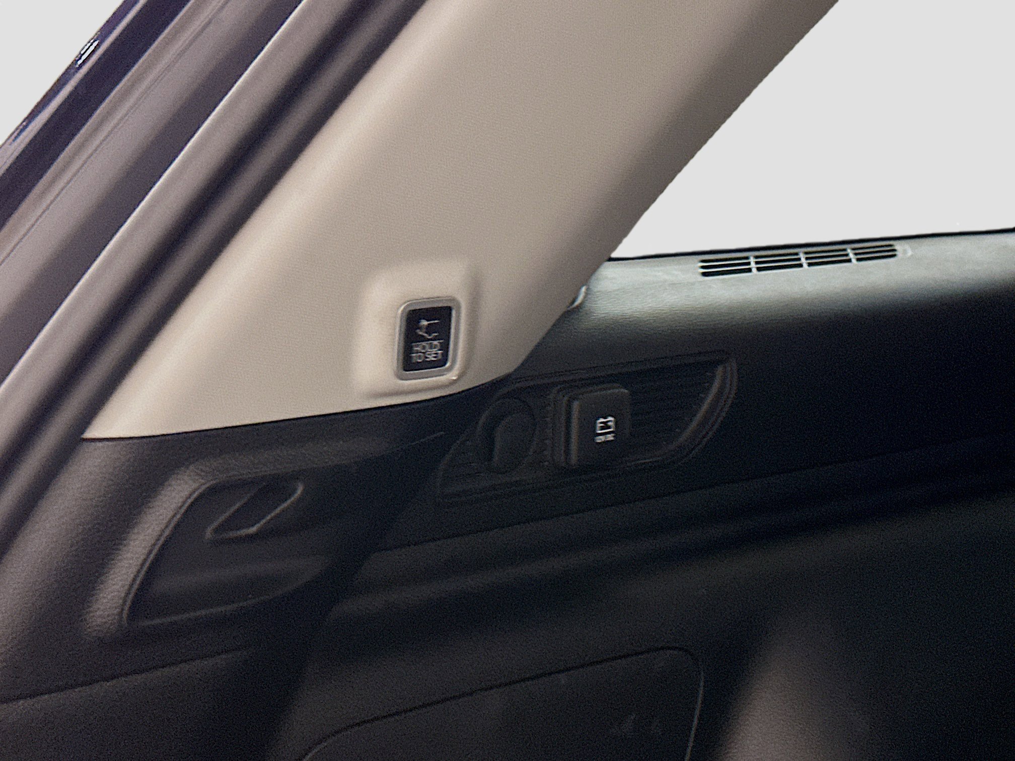 Used 2023 Jeep Grand Cherokee 4WD 4xe image 32