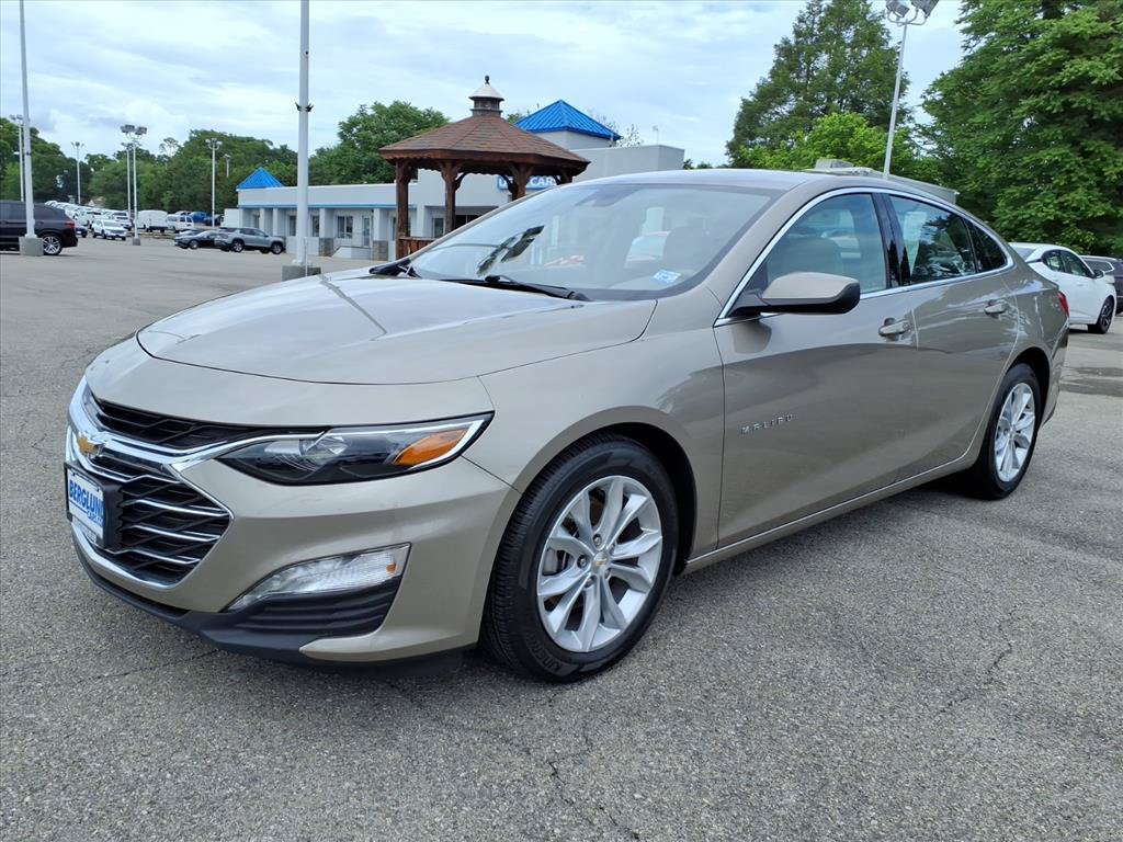 Used 2025 Chevrolet Malibu LT FWD image 8