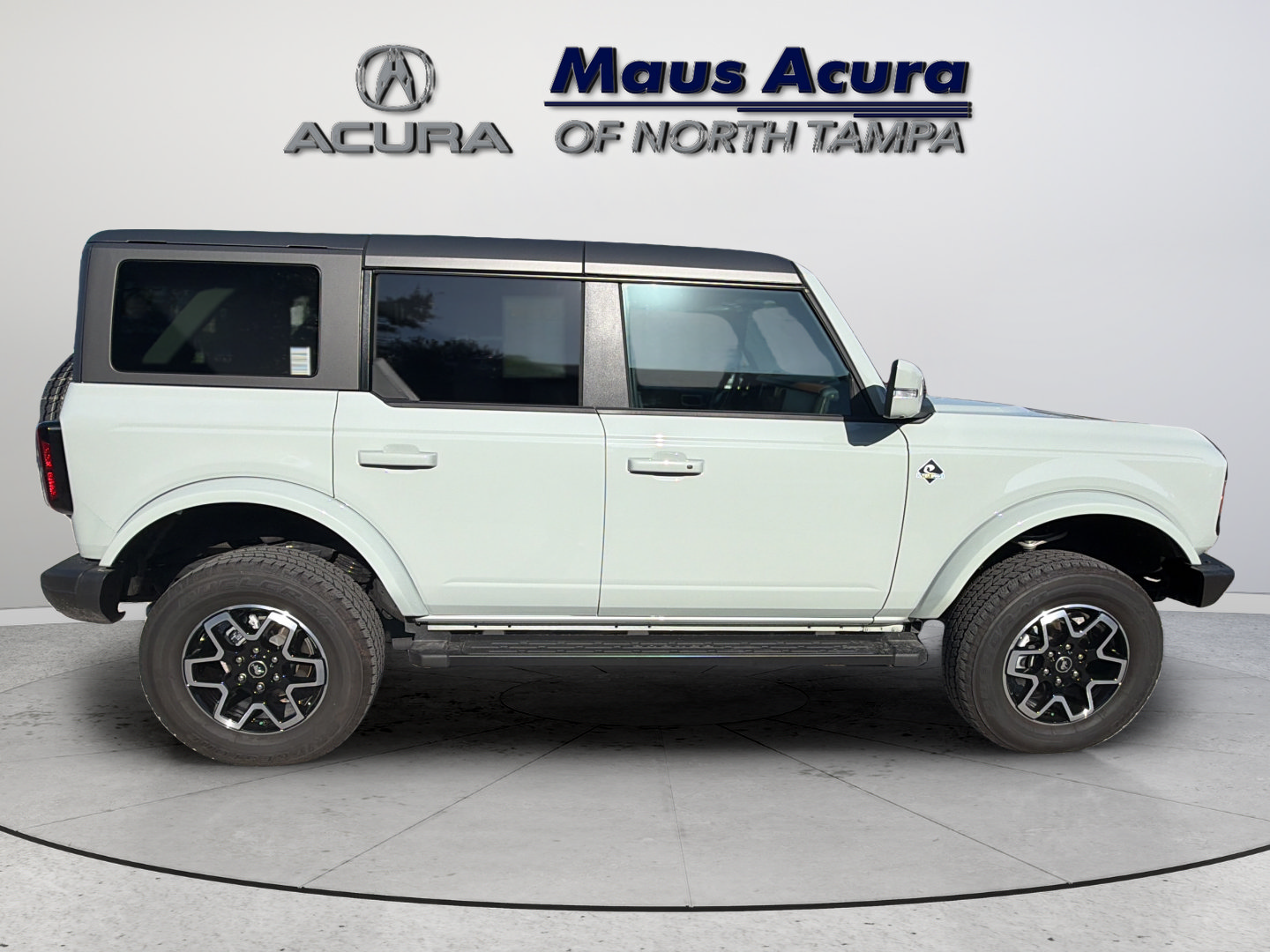 Used 2024 Ford Bronco Outer Banks AWD/4WD image 12
