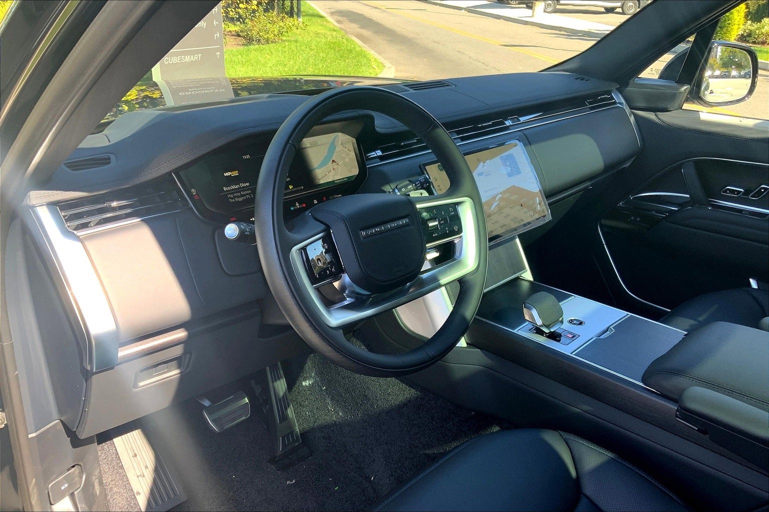 New 2025 Land Rover Range Rover SE image 8