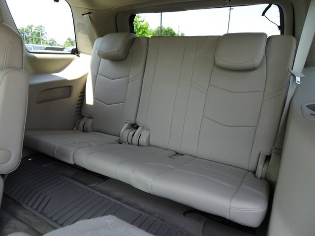 Used 2017 Cadillac Escalade Luxury AWD/4WD image 17