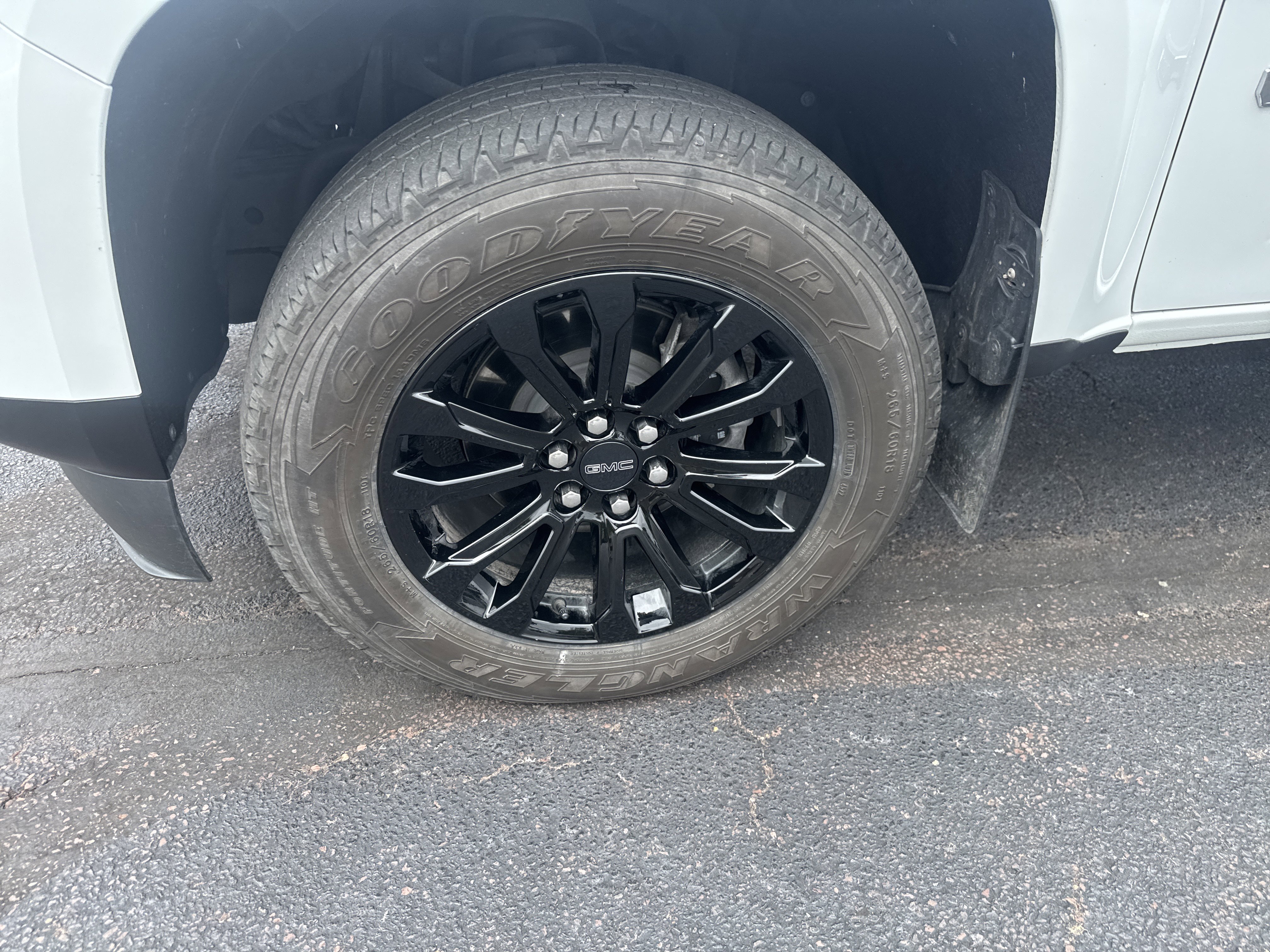 Used 2022 GMC Canyon Elevation image 11