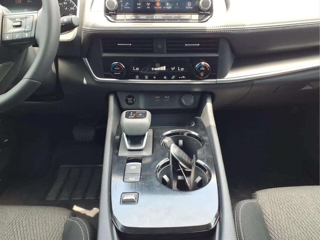 Used 2026 Nissan Rogue SV FWD image 10