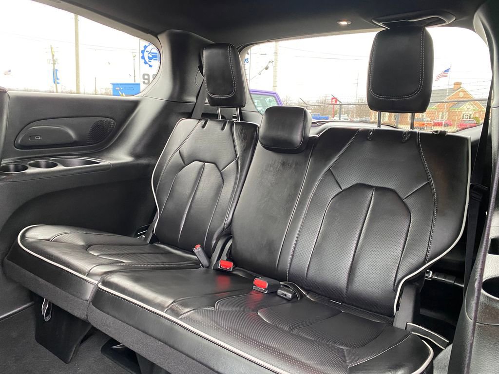 Used 2026 Chrysler Pacifica Limited image 17