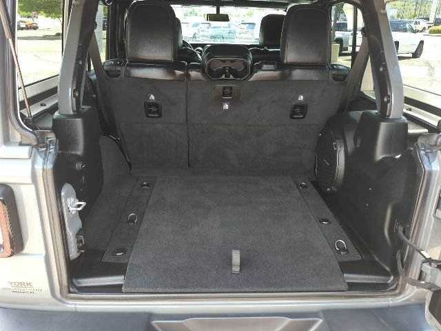 Used 2019 Jeep Wrangler Unlimited Sahara AWD/4WD image 22