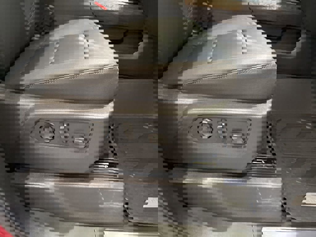 New 2026 GMC Sierra 2500 SLT AWD/4WD image 13