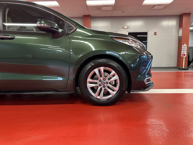 Certified 2023 Toyota Sienna Limited AWD/4WD image 30
