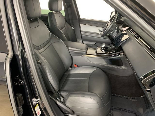 Used 2025 Land Rover Range Rover Sport SE AWD/4WD image 36