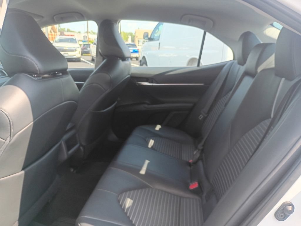 Used 2021 Toyota Camry SE FWD image 9