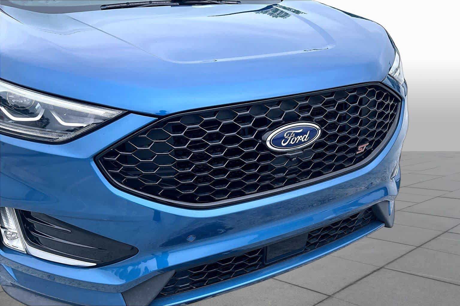 Used 2019 Ford Edge ST w/ Equipment Group 401A AWD/4WD image 30