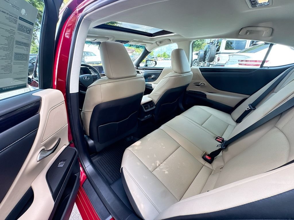 Used 2021 Lexus ES 300h w/ Premium Package FWD image 32