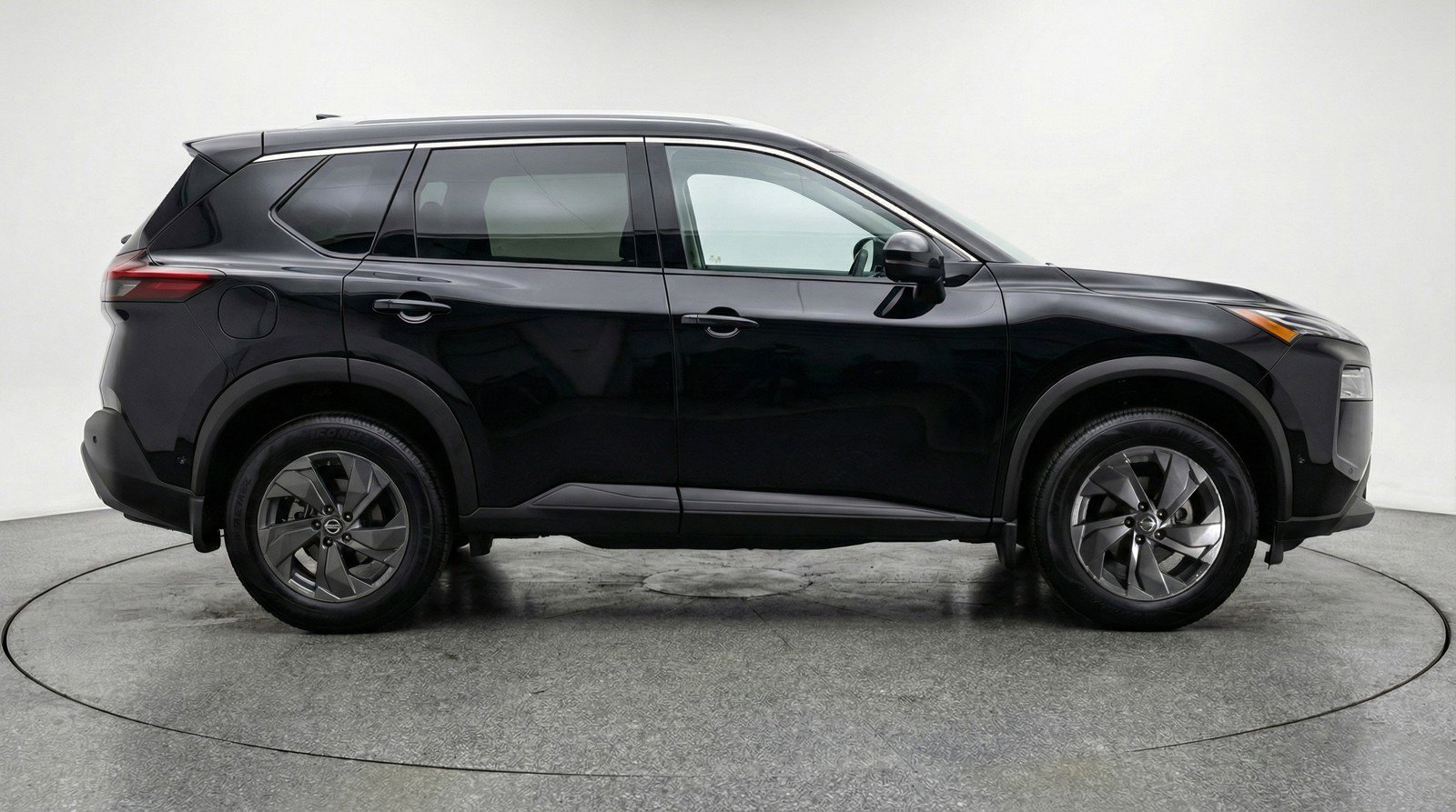 Used 2025 Nissan Rogue SV image 11